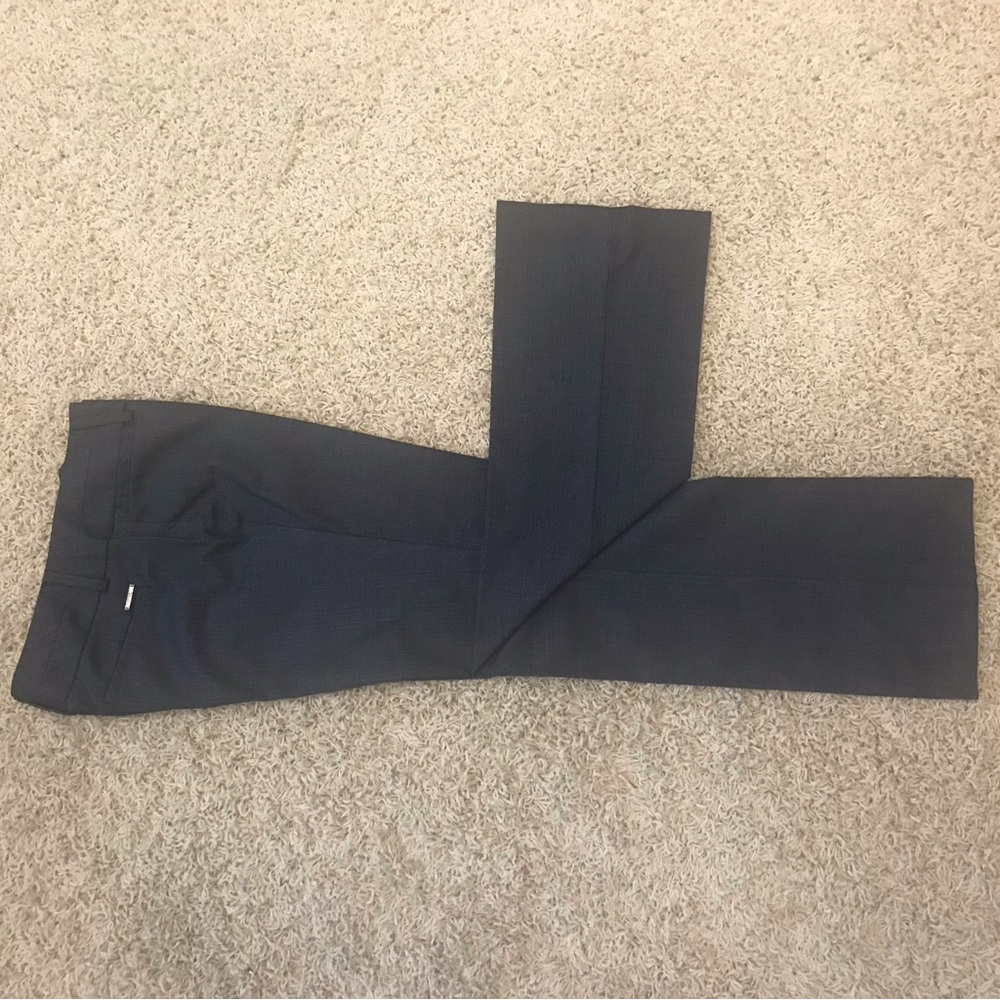 New York and Company (NY&C) 7th Avenue Suiting Collection slacks in size 6.